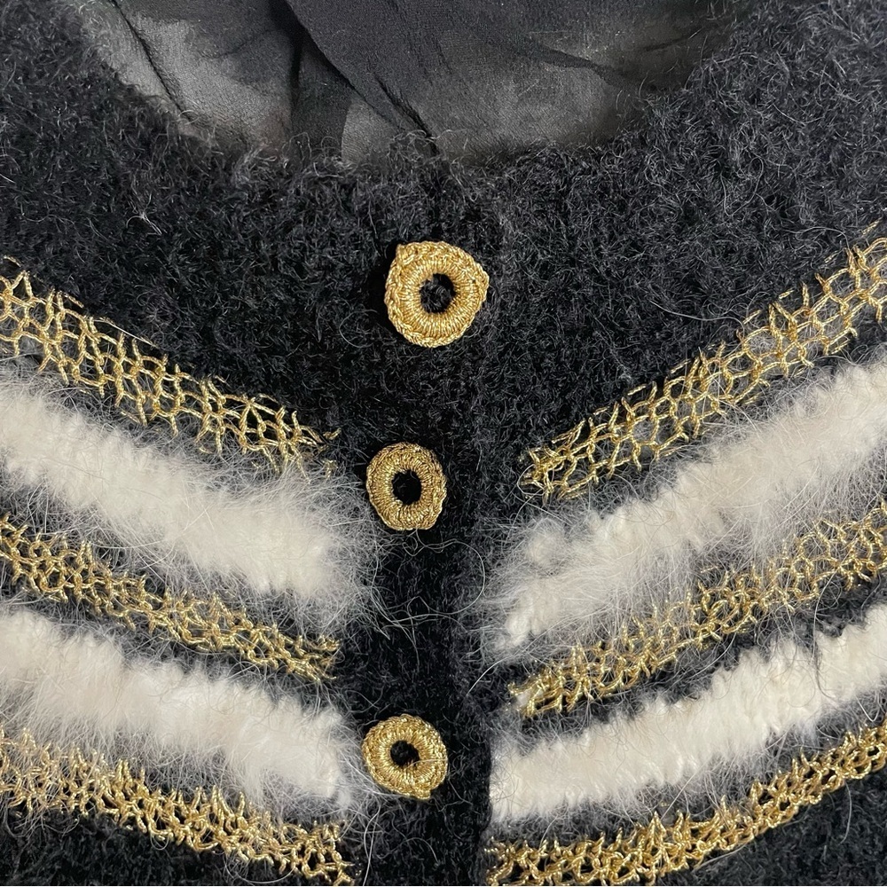 Vintage 1950s Black and Gold Cropped Hand Knit Cardigan - Picture 4 of 10